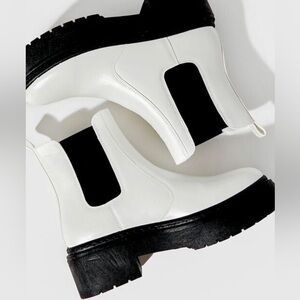 White Chelsea Boots! Brand new with tags, never worn. Size 7.5